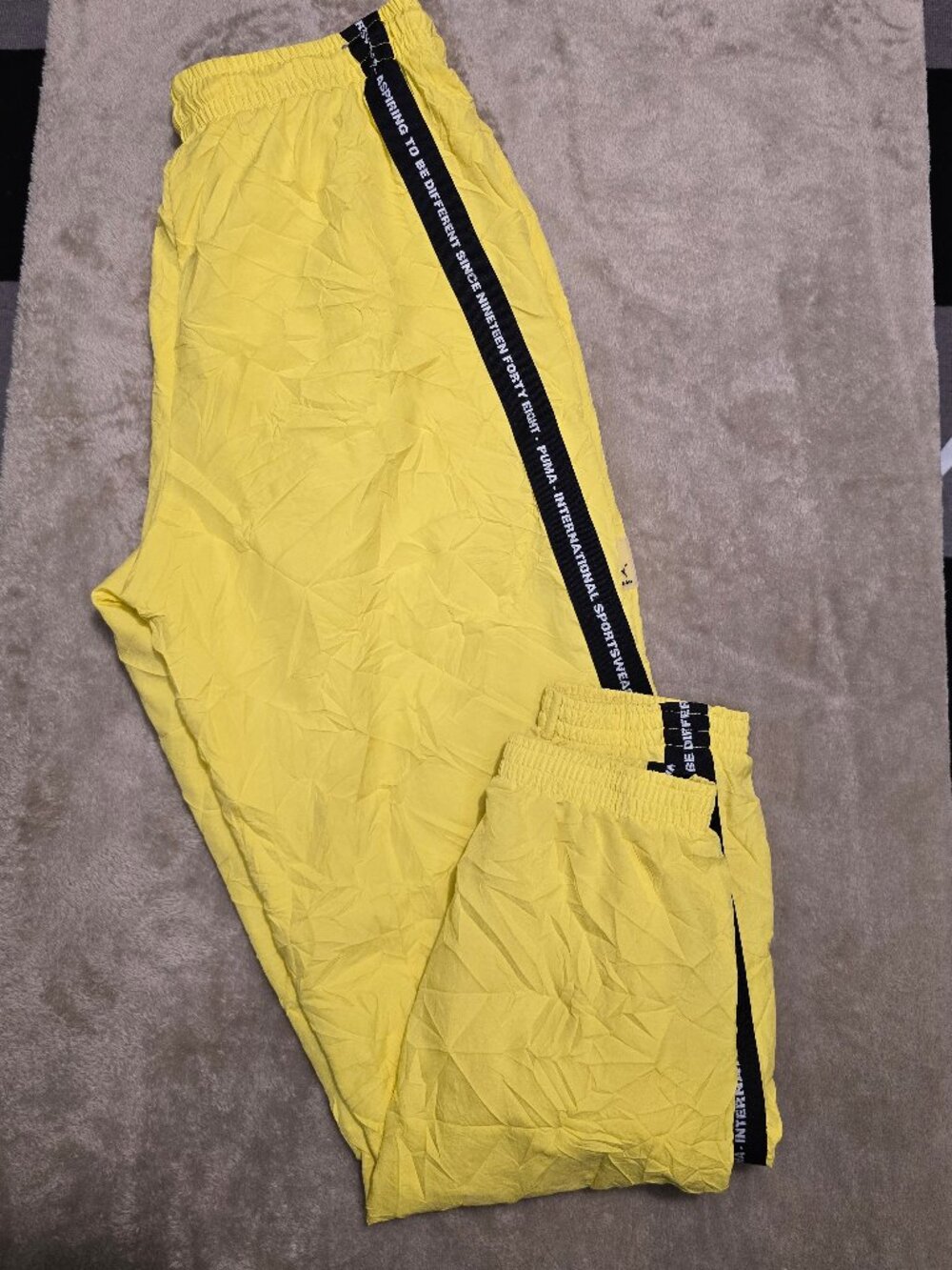 PUMA Avenir Woven Track Pants Yellow Black Men’s Size Medium 596461-27